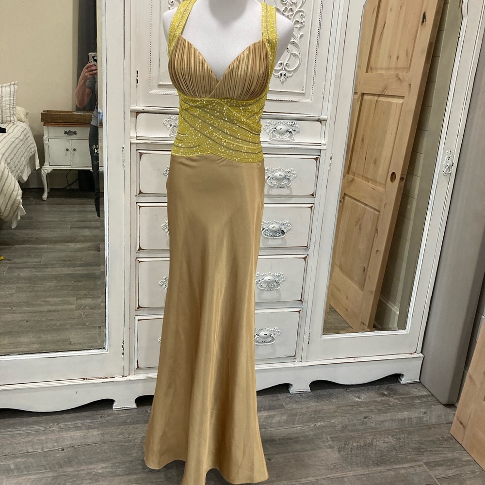 Milano gown size L